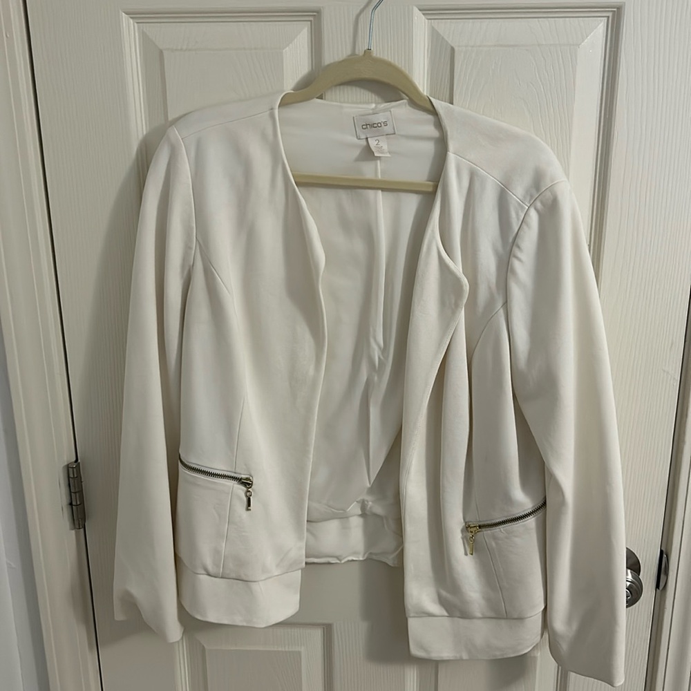 Chico’s Sz. 2 Cream Jacket w/ Gold Zipper Detail